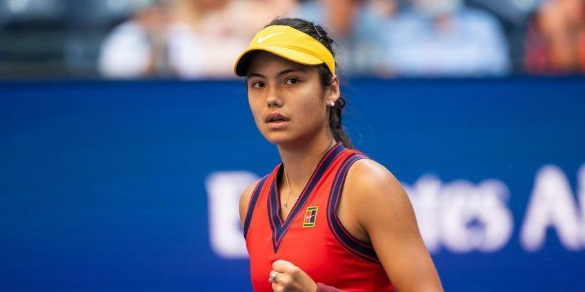 场与后防线 场与后防线